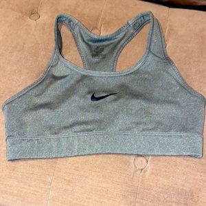 Sports bra- Nike